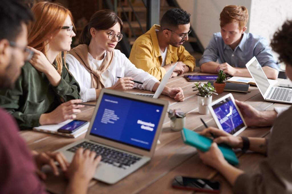 pexelsfauxels3184325 Beawareofmecom Resilience in the Workplace