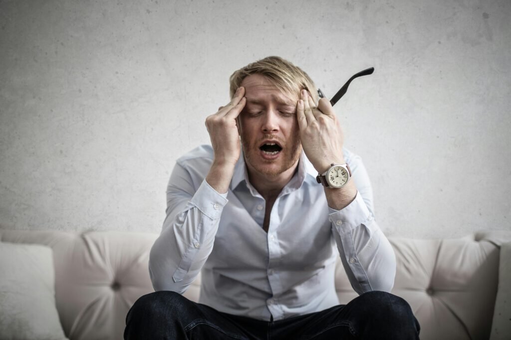 pexelsolly3752834 Beawareofmecom How to Recognize and Manage Anxiety Symptoms in Daily Life