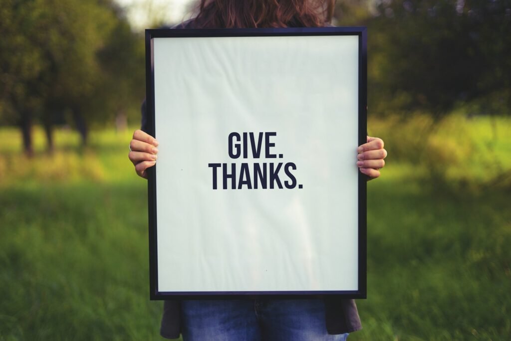 simonmaageKTzZVDjUsXwunsplashmin Beawareofmecom Thoughtful Ways to give thanks