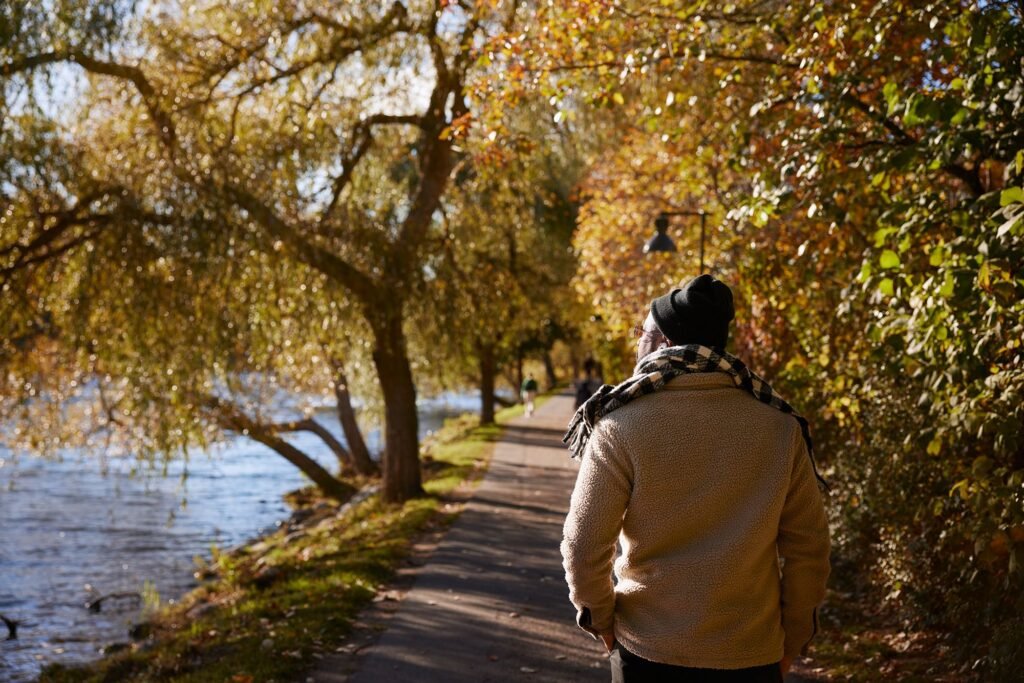 The Science Behind Nature Breaks Beawareofmecom The Science Behind Nature Breaks How a Walk Outside Reduces Office Anxiety