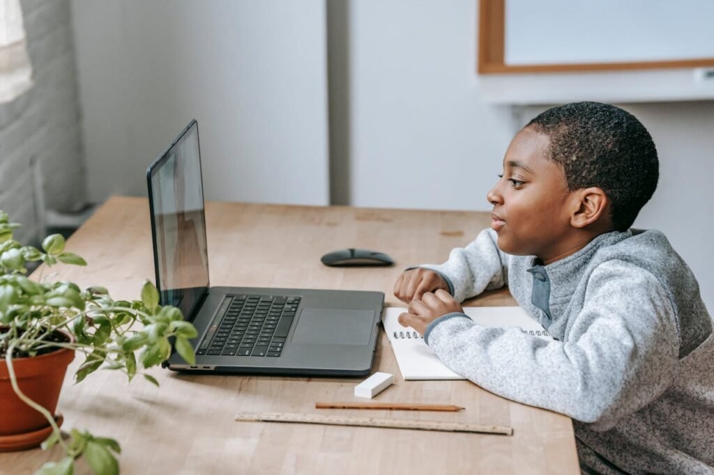 Technology Use in Kids 2 Beawareofmecom Screen Time Battles Stress Free Ways to Manage Technology Use in Kids